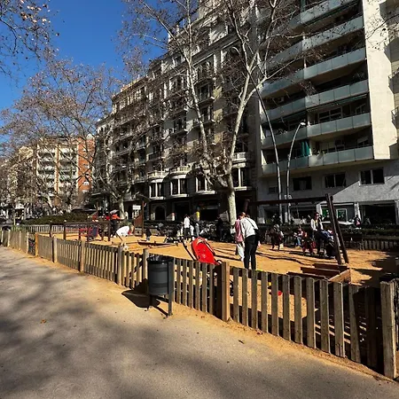 3Br Apartment 100M2 Private Terrace In Eixample *