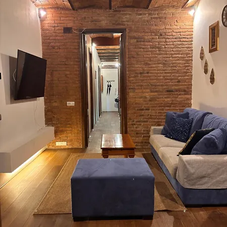 Unique With Large Terrace & Pool Daire